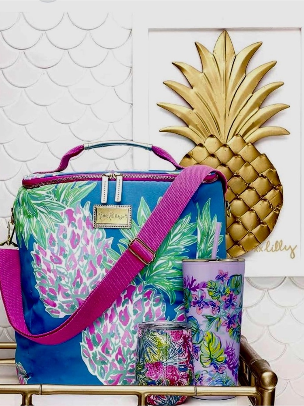 NWT Lilly Pulitzer Insulated Wine Carrier Cooler Bag  "Swizzle Out” Pineapple